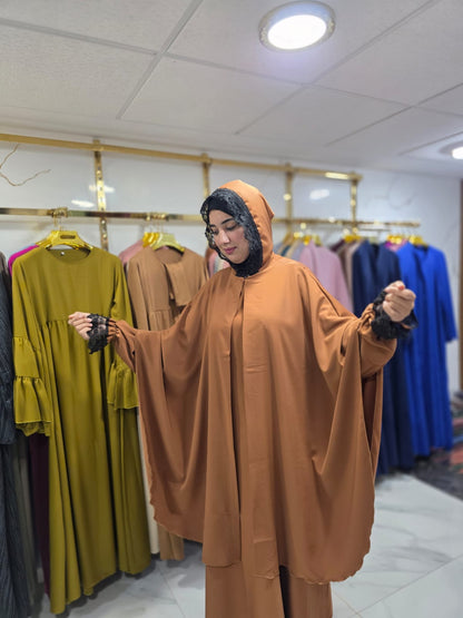 اكتشفي الفخامة: عباية + كاب سلهام بتوب كريب روزا