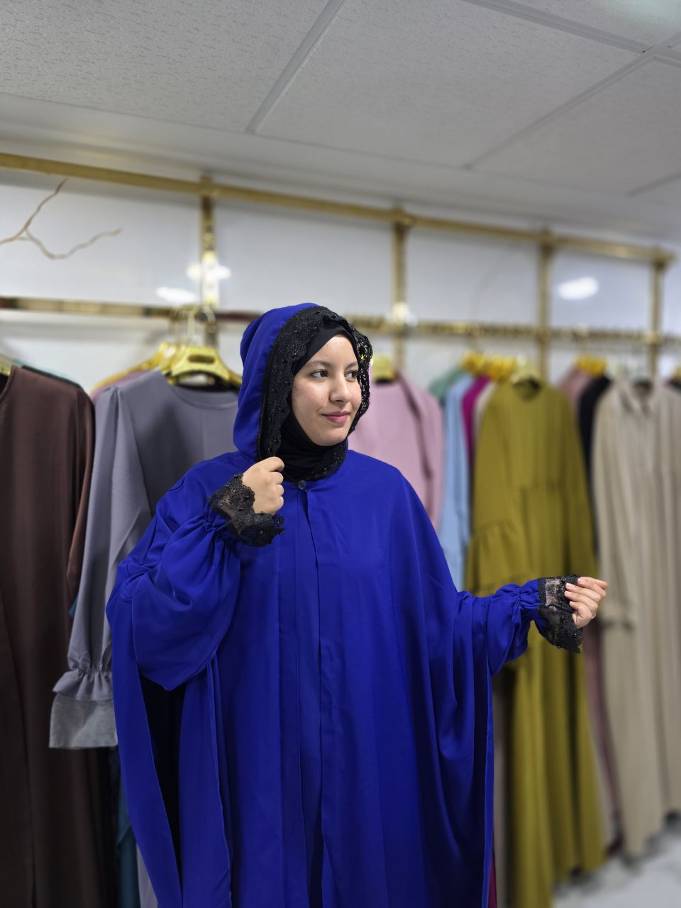 اكتشفي الفخامة: عباية + كاب سلهام بتوب كريب روزا